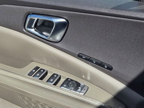 New 2026 Kia Carnival EX image 18