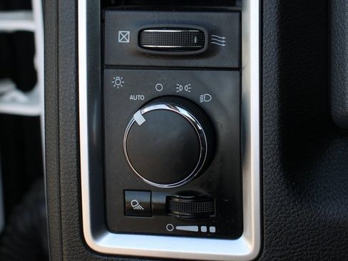 Used 2017 RAM 2500 SLT image 19