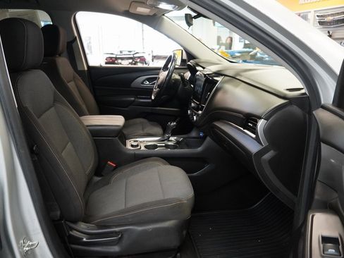 Used 2018 Chevrolet Traverse LT image 34