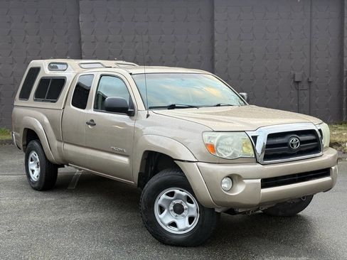 Used 2005 Toyota Tacoma 4x4 Access Cab image 2