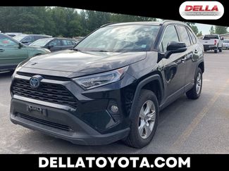 Used 2021 Toyota RAV4 XLE image 1