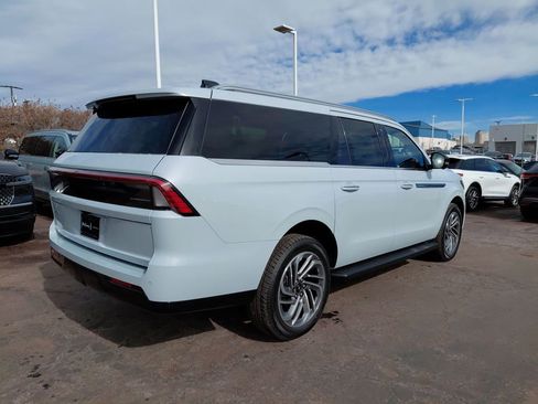 New 2026 Lincoln Navigator L Premier image 9