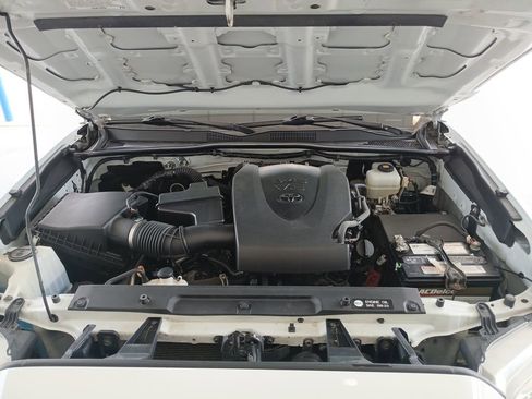 Used 2019 Toyota Tacoma TRD Off-Road image 31