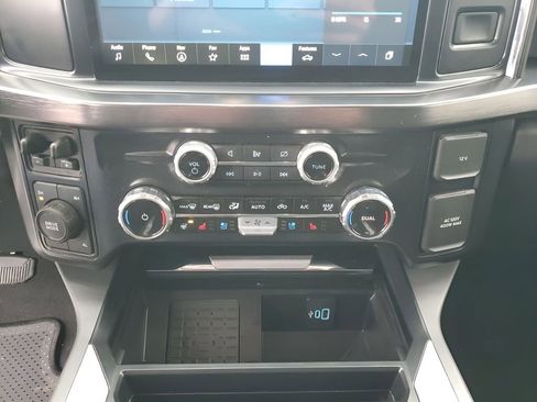 Used 2024 Ford F350 Lariat image 39