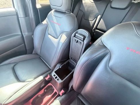 Used 2022 Jeep Renegade Trailhawk w/ Trailer Tow Group image 17