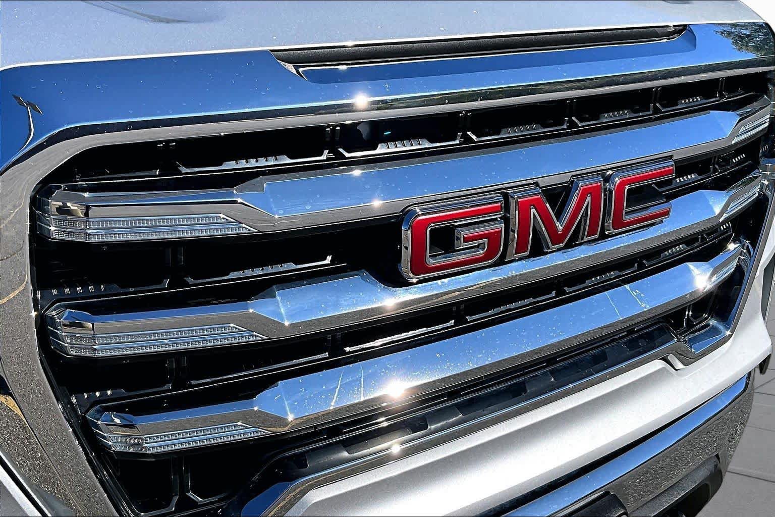 Used 2020 GMC Sierra 1500 SLE w/ Remote Start Package AWD/4WD image 32