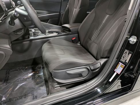 Used 2022 Hyundai Elantra SEL FWD image 9