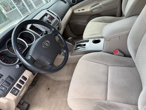 Used 2006 Toyota Tacoma PreRunner image 19