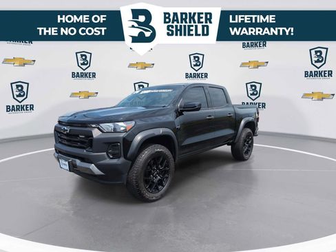 Used 2024 Chevrolet Colorado Trail Boss w/ LPO, Dark Essentials Package AWD/4WD image 4