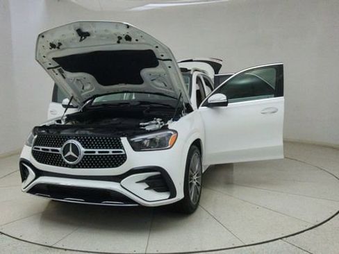 Used 2024 Mercedes-Benz GLE 450e 4MATIC w/ AMG Line Exterior image 74