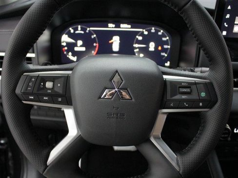 New 2026 Mitsubishi Outlander SEL image 8