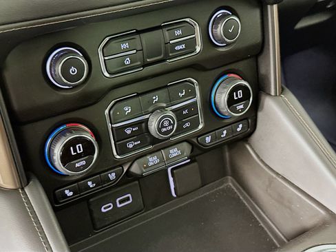Used 2021 Chevrolet Tahoe High Country AWD/4WD image 17