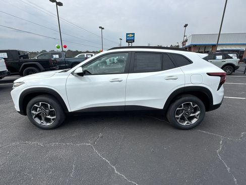New 2026 Chevrolet Trax LT w/ Driver Confidence Package image 9