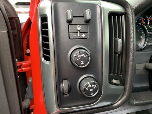 Used 2017 Chevrolet Silverado 1500 LT w/ All Star Edition AWD/4WD image 22