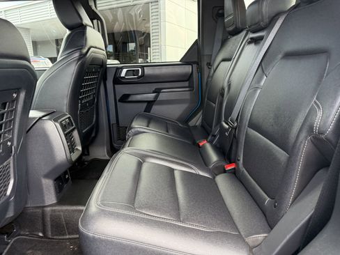 Used 2025 Ford Bronco Badlands AWD/4WD image 17