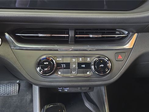 Used 2025 Buick Envista Preferred w/ Convenience I Package FWD image 21