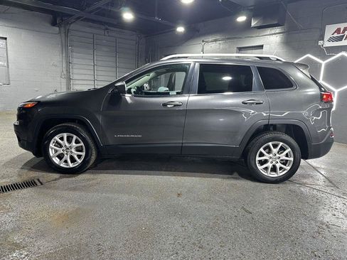 Used 2015 Jeep Cherokee Latitude FWD image 2