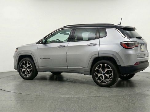 Used 2025 Jeep Compass Limited image 6