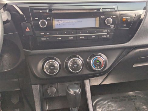 Used 2015 Toyota Corolla L image 19