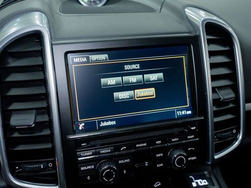 Used 2016 Porsche Cayenne image 45