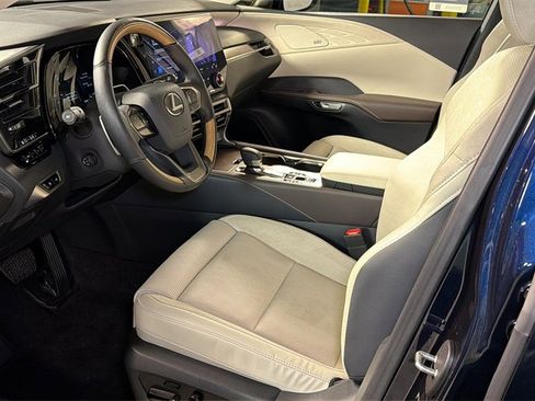 Used 2025 Lexus RX 450h AWD w/ Luxury Package image 27