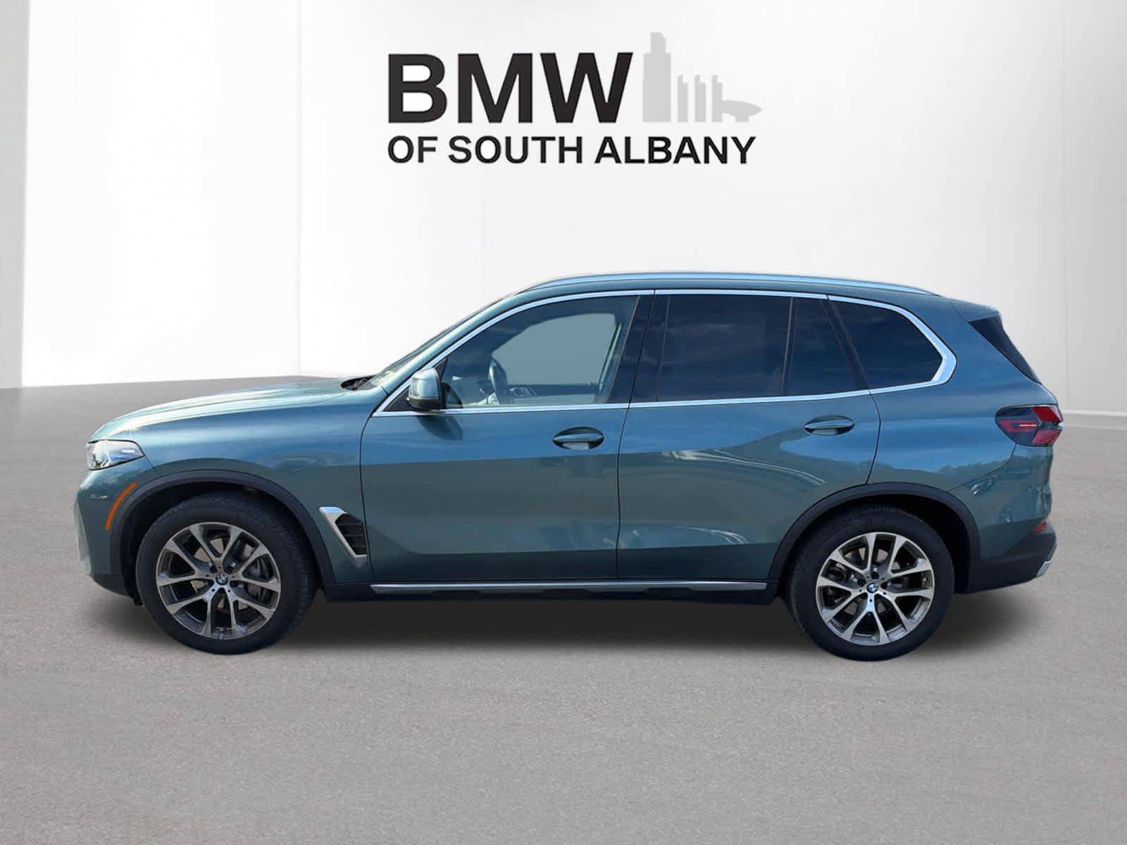 Used 2024 BMW X5 xDrive40i w/ Premium Package AWD/4WD image 2