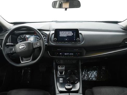 Used 2025 Nissan Rogue SV image 16