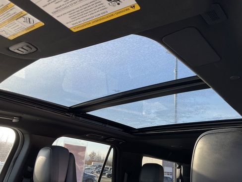 Used 2024 Lincoln Navigator L Reserve image 3