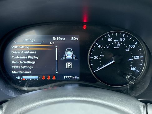 Used 2023 Nissan Kicks SV FWD image 13