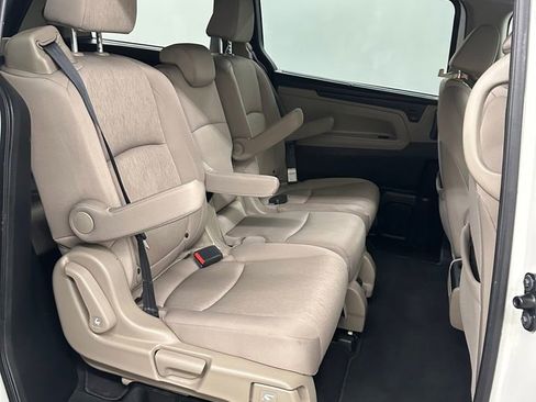 Used 2018 Honda Odyssey EX image 32