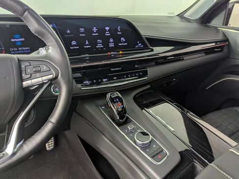 Used 2023 Cadillac Escalade V AWD/4WD image 13