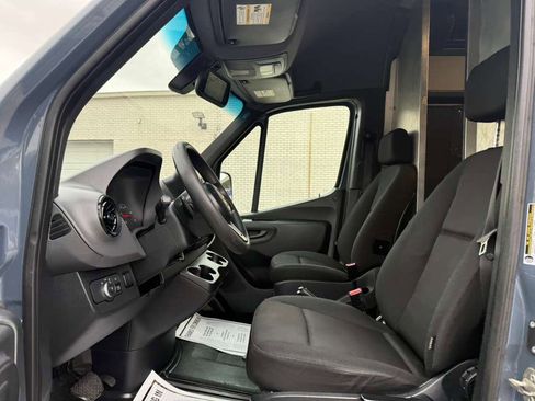 Used 2019 Mercedes-Benz Sprinter 144 image 19