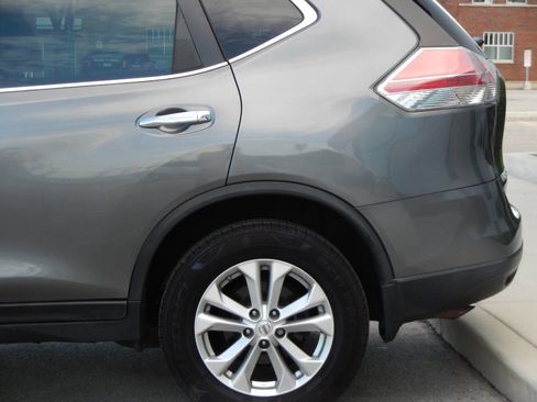 Used 2015 Nissan Rogue SV image 11