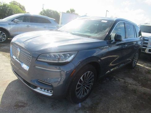 Used 2021 Lincoln Aviator Reserve w/ Elements Package Plus image 3