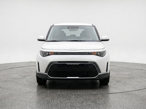 Used 2025 Kia Soul LX w/ LX Technology Package FWD image 2