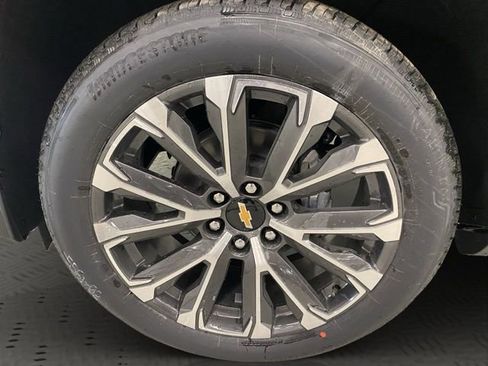 New 2026 Chevrolet Suburban High Country AWD/4WD image 31