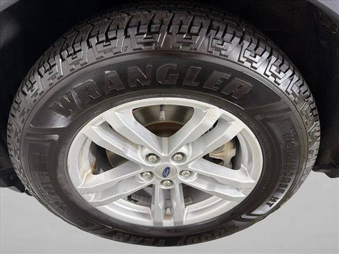 Used 2023 Ford Explorer XLT RWD image 11