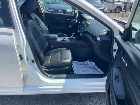 Used 2019 Nissan Altima 2.5 SR w/ SR Premium Package AWD/4WD image 12