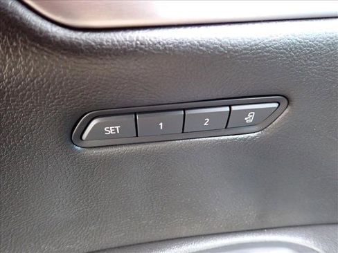 Used 2024 Cadillac XT5 Premium Luxury image 17