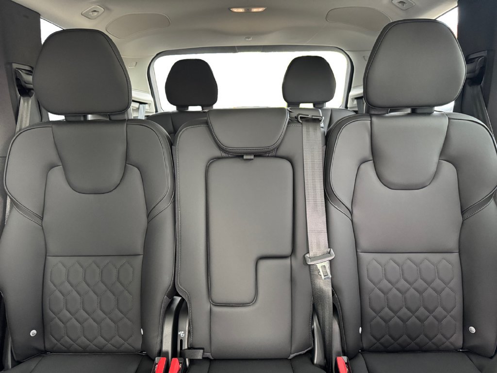 New 2027 Volvo XC90 T8 Plus AWD/4WD image 26