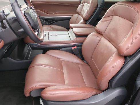 Used 2025 Lincoln Navigator Reserve AWD/4WD image 16
