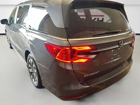 Used 2024 Honda Odyssey EX-L image 5