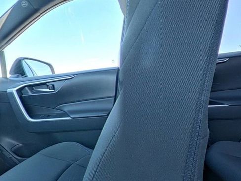 Used 2022 Toyota RAV4 SE image 25