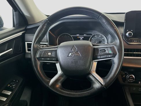 Used 2024 Mitsubishi Outlander SE FWD image 18