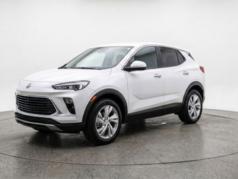 Used 2025 Buick Encore GX Preferred FWD image 3