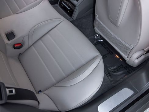 Certified 2025 Porsche Panamera RWD image 49