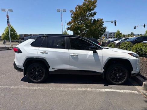 Used 2023 Toyota RAV4 XSE AWD/4WD image 4