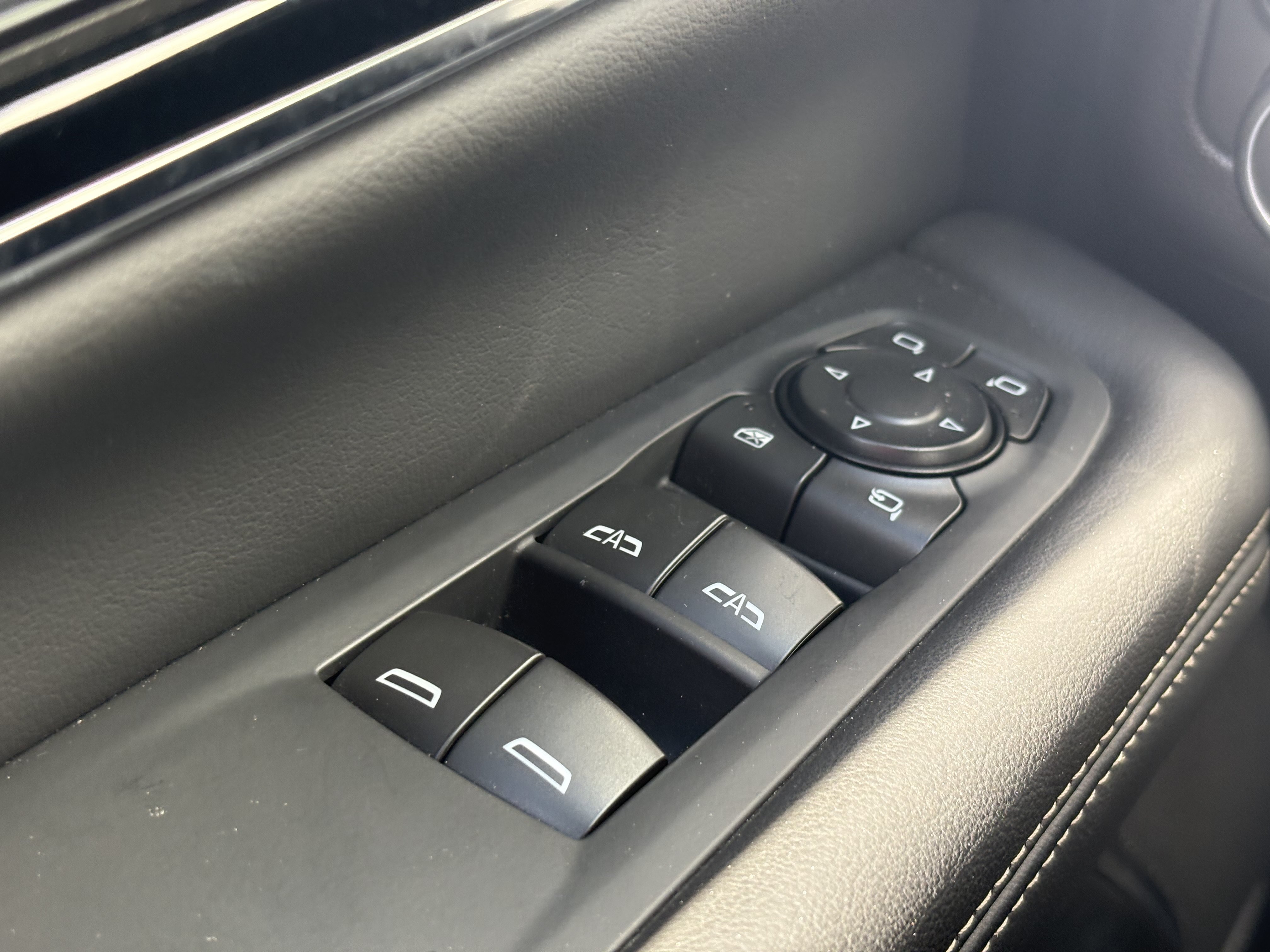 Used 2026 GMC Yukon XL Elevation RWD image 31