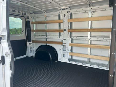 Used 2025 RAM ProMaster 2500 w/ U-Haul Equipment Group FWD image 20