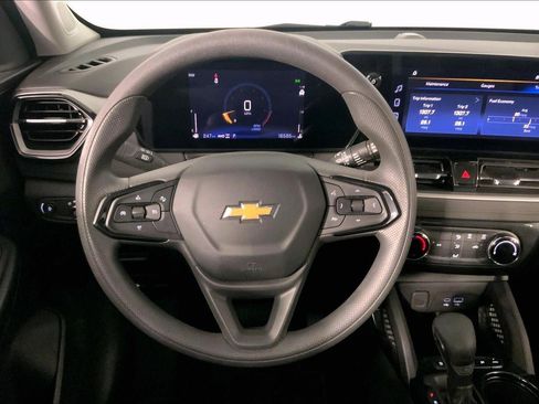 Used 2025 Chevrolet TrailBlazer LT AWD/4WD image 5